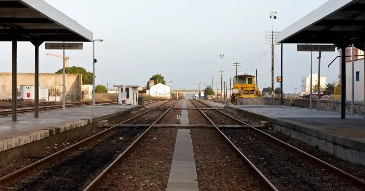 Comissão para a Defesa da Linha do Oeste exige reparações na ferrovia após tempestade