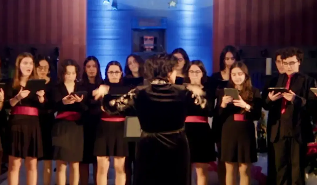 Canta Lá - Coro da Escola Artística do Instituto Gregoriano de Lisboa "Jingle Bells" Ver agora