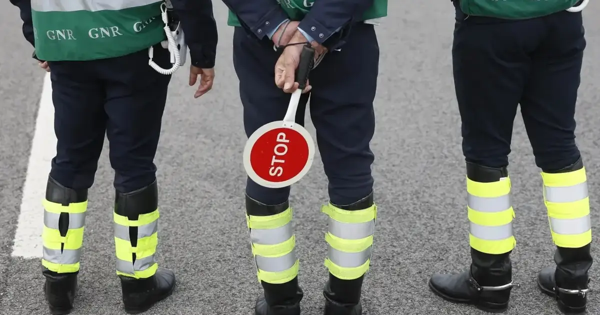 Operações de Ano Novo deixam rasto de acidentes e detenções nas estradas nacionais