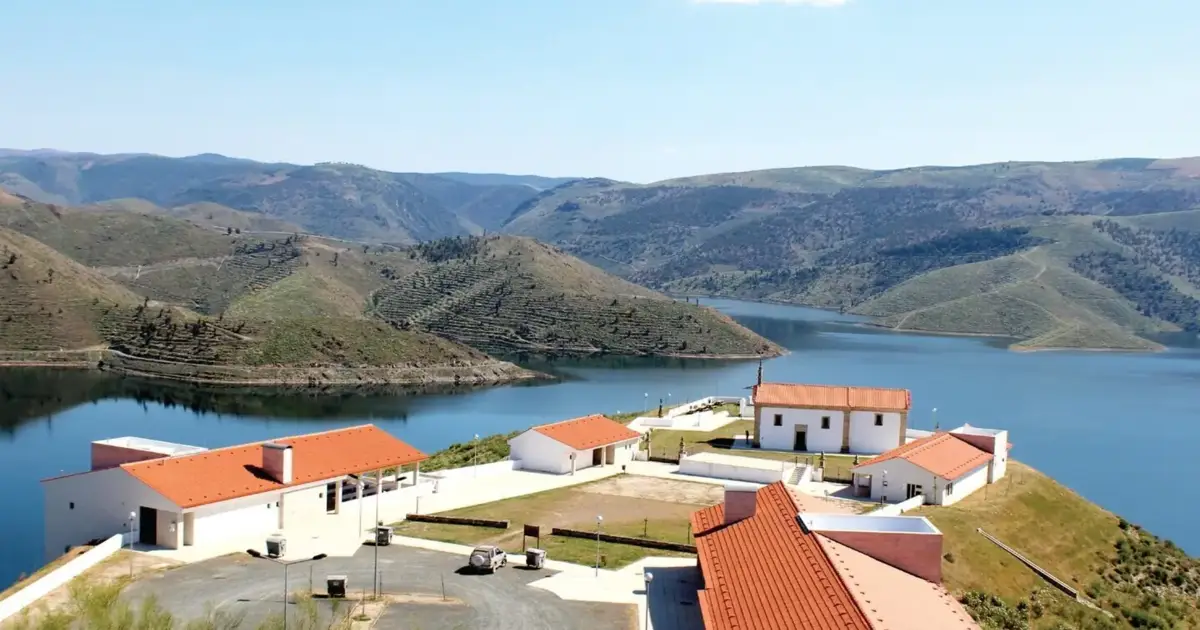 Construção de praia fluvial nos Lagos do Sabor em Alfândega da Fé já começou