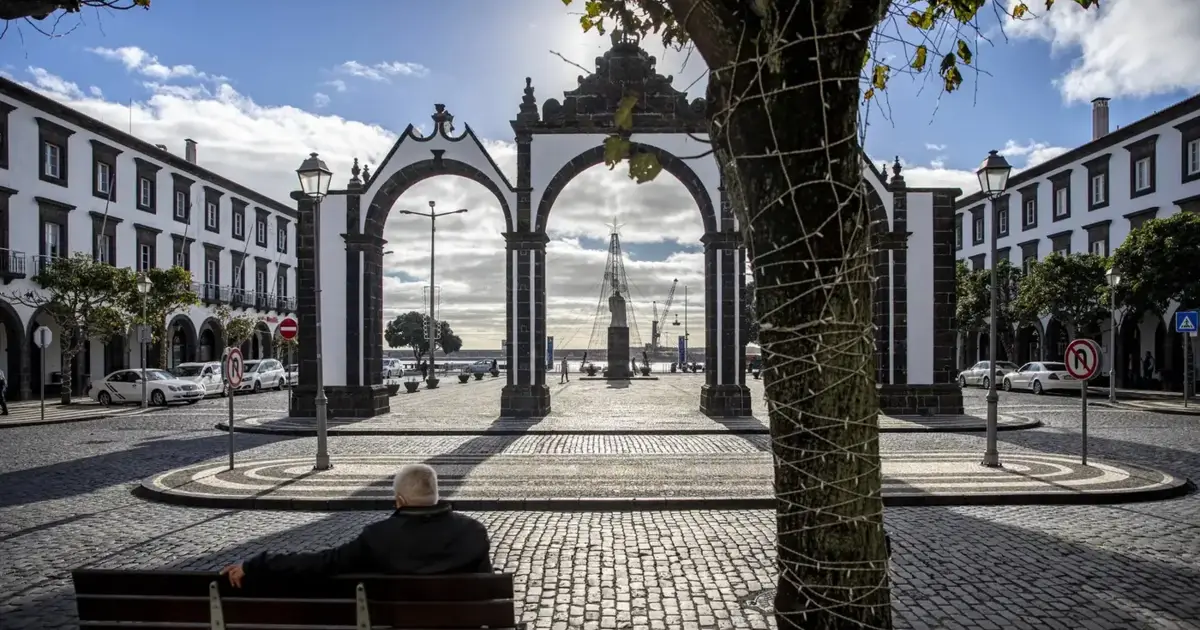 Ponta Delgada abre época balnear com reforço da segurança e cinco praias “Qualidade de Ouro”