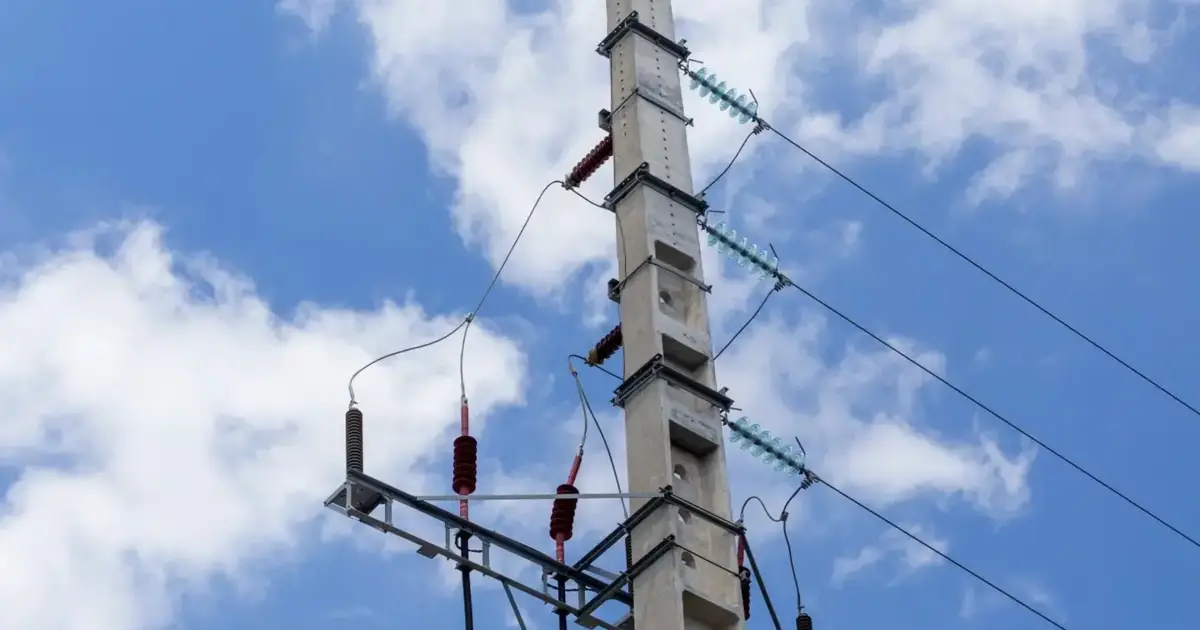 Cerca de 529 mil clientes sem energia pelas 13h devido ao mau tempo