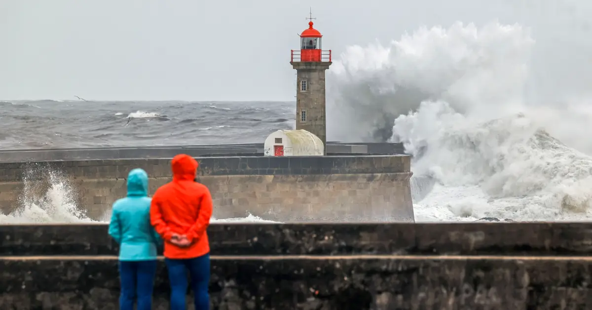 Três distritos sob aviso amarelo por causa da chuva e vento forte