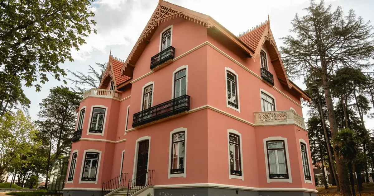 Centro de Artes Villa Portela reabre com exposição da coleção de arte contemporânea do Estado