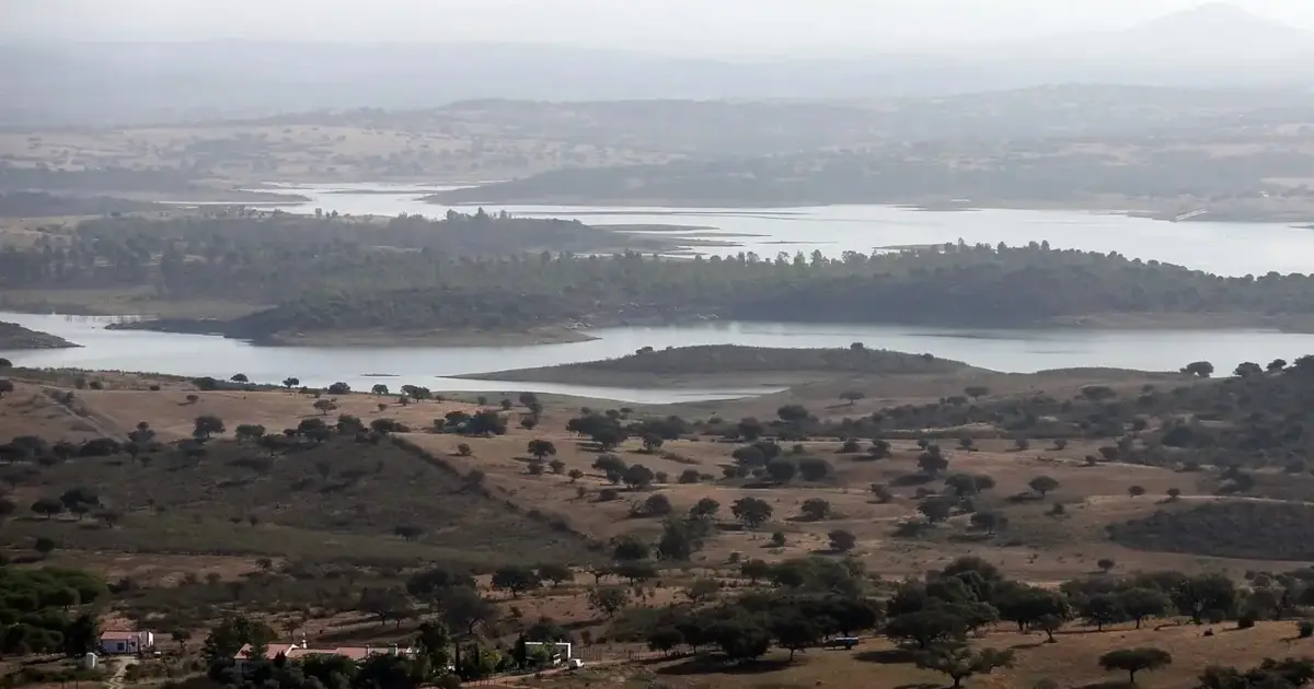 Projetos solar e turístico no Alqueva ameaçados por parecer ambiental desfavorável