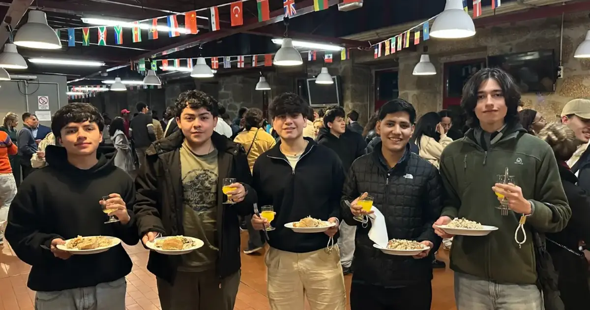 Estudantes de várias nacionalidades participam em jantar de Natal que celebra a diversidade na UBI