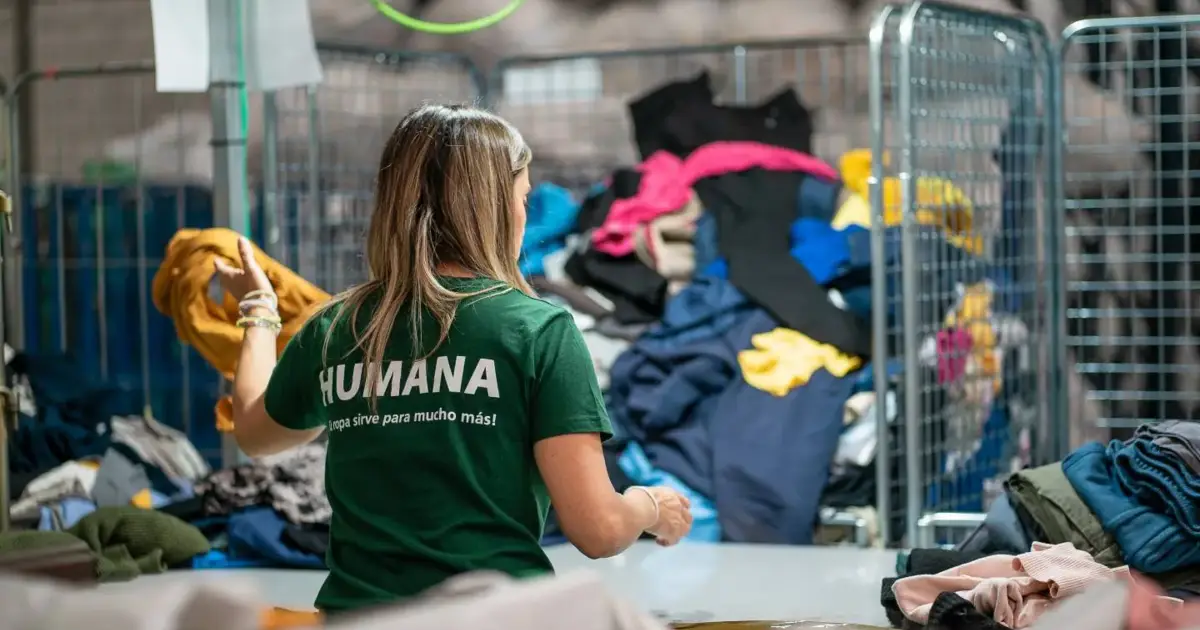 Humana recolhe quase quatro mil toneladas, mas reduz rede de contentores